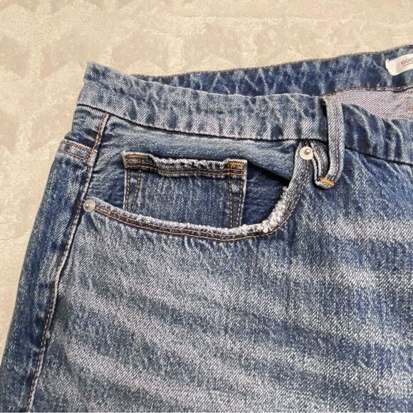 GOOD AMERICAN BOOD BOY FRAYED HEM BOYFRIEND JEANS - Picture 4 of 9